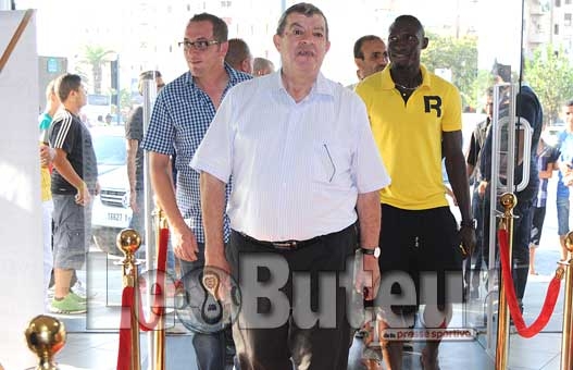 JSK : Hannachi : «Actuellement, Asselah est le meilleur gardien de but en Algérie»