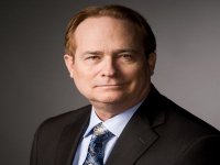 Le Pr Thomas E. Levy défend à Alger la thérapie du cancer à base de vitamine C