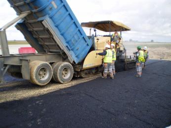 التحقيق في تعاملات شركة أشغال الطرقات SOTROB بأم البواقي زوّرت وصولات شراء العتاد، واختلست الملايير بتضخيم الفواتير