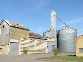 التعاونيات الفلاحية في سيدي بلعباس في مأزق مخازن 