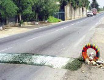 سكان أولاد سيدي بنافغول قطعوا الطريق ويحتجّون بعد مقتل تلميذ وإصابة زميليه وشخصين في حادث مرور بغليزان