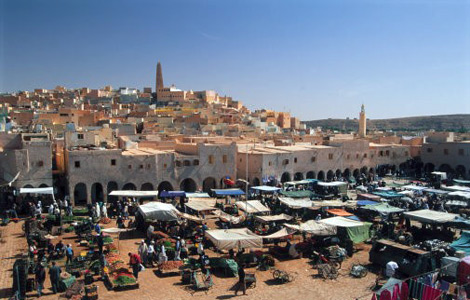 تقارير سوداء عن ملف العقار تنتظر سلال في غرداية