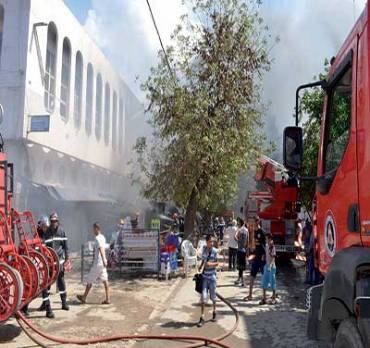 105 locaux réduits en cendres et d'importantes pertes matérielles Violent incendie au grand marché d'El Hadjar (Annaba)