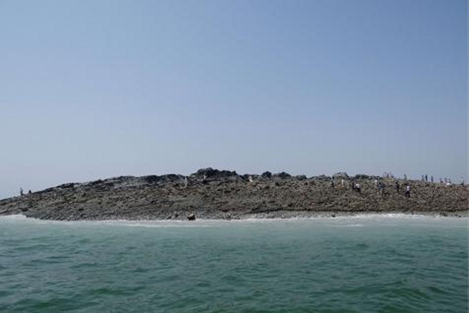 Une «île» émerge dans la mer d’Arabie après un séisme au Pakistan