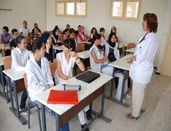 عشرات الطلبة المقصون يمنعون التلاميذ من الدراسة بعين تموشنت مدير ثانوية 