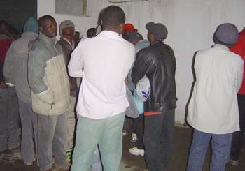 Des Africains attaqués par des jeunes au quartier Hassi SOS XENOPHOBIE ET RACISME À ORAN!