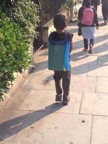 Un sachet en plastique à la place du cartable à Sidi Ali