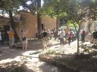 DIX-SEPT ANS APRÈS L'ASSASSINAT DES SEPT MOINES PAR LE GIA Les touristes français reviennent à Tibhirine