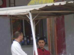 Les vendeurs de brochettes sous haute surveillance