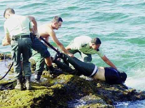 300 harraga détenus dans des centres en Tunisie