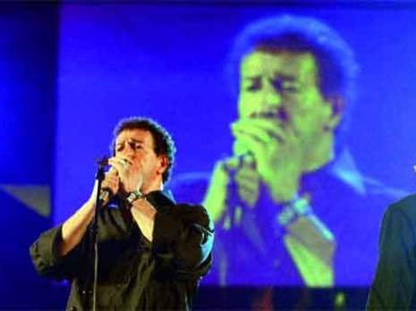 Soirée lumineuse avec Aït Menguellet et son fils Djaffar