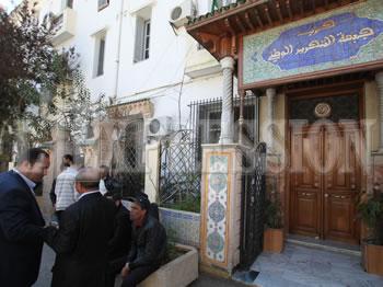 L'effervescence gagne la classe politique ALIGNEMENT ET REPOSITIONNEMENT MOTIVENT LES PARTIS