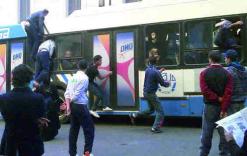 اقتحام حافلة وتجريد ركابها من ممتلكاتهم بولاية وهران