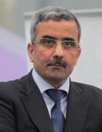 La communauté algérienne en France doit se rapprocher du mouvement associatif local M. Tahmi reçoit des représentants d'associations d'émigrés