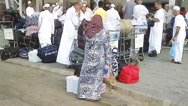 Les algériens commencent à quitter Médine, après la pagaille des retards des vols.