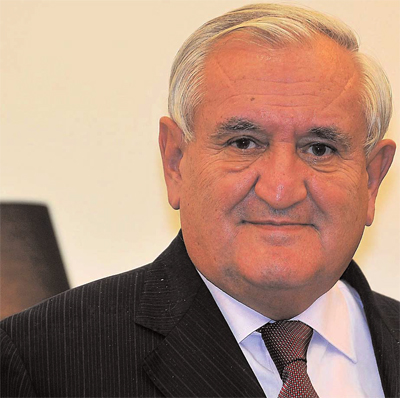 Jean-Pierre Raffarin effectue sa 3e visite de travail en Algérie