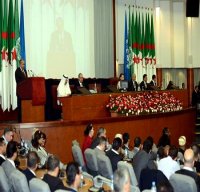 Lamamra met en avant l'intérêt accordé par l'Algérie à l'Internet et se félicite de la coordination arabe en la matière