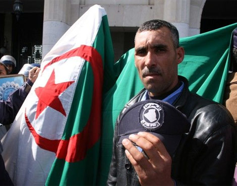 حارس بلدي سابق بالبويرة يطالب بإعادة إدماجه في منصبه أصيب برصاصة وطُرد تعسفيا