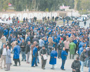 Elle a commenc' par le bradage de nos joyaux industriels Economie nationale : histoire d'une destruction programm'e