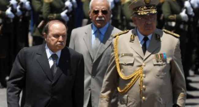 Algérie - Le DRS reste maître du jeu politique face au clan présidentiel (Mohamed Hachemaoui)