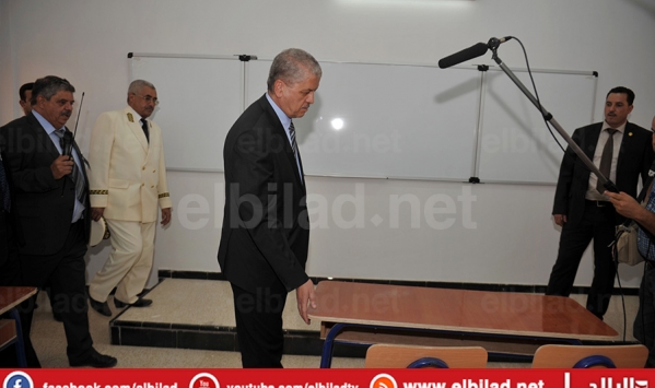 سلال يدشن 2000 مقعد بيداغوجي بجامعة تبسة و 586 سكنا بالحمامات