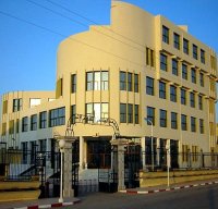 Sellal inaugure 2.000 places pédagogiques à l'université de Tébessa et 586 logements à Hammamet