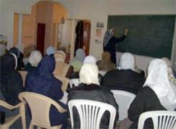 معلمو محو الأمية بسيدي بلعباس يجددون مطالب الأجور تزامنا مع إلتحاق 14 ألف دارس بمقاعدهم