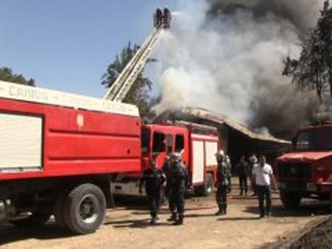 حريق يتلف 10 آلات و3 حاويات بمصنع للحليب بوهران