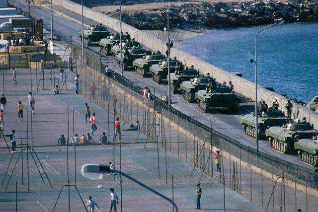 25 ans après octobre 1988, un printemps algérien sans lendemains politiques (presse)