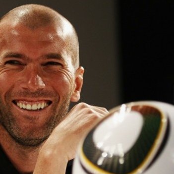 Zineddine Zidane en visite en Algérie le mois de décembre.