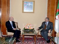 Sellal reçoit le président du directoire du groupe allemand Daimler Mercedes-Benz