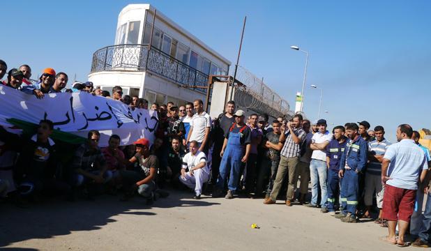 العمال الجزائريون يشلّون المصنع التركي 