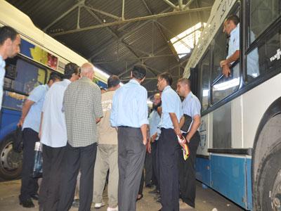 Grève des chauffeurs et des receveurs de l'ETUSA Les grévistes réclament le virement de leurs salaires et le départ du directeur général