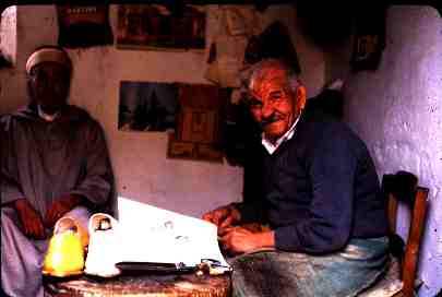 Tlemcen - Portes Ouvertes Sur L'artisanat De Vieux Artisans Honorés