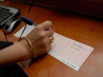 اختلاس مليار سنتيم من الحساب المصرفي لشركة إيطالية العصابة سرقت دفتر الشيكات وقامت بسحب المبلغ في سيدي بلعباس