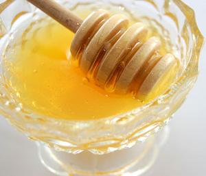 علاج الزكام بالأدوية العشبية:----العسل --وهل هناك اجود من عسل ششار؟