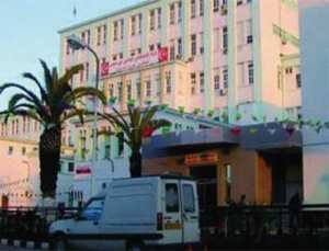 فضيحة تهز عيادة توليد بسيدي بلعباس إثر وفاة حاملالزوج يتهم الأطباء بفرض الولادة الطبيعية عليها