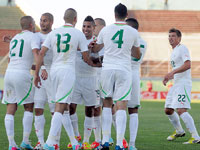 المنتخب الوطني سيدخل اللقاء بالبذلة البيضاء