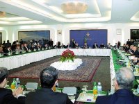 La bataille pour l'industrialisation engagée15e tripartite