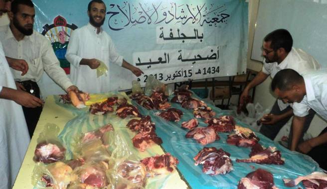 جمعية الإرشاد و الإصلاح بالجلفة و عين الإبل توزّع لحوم الأضاحي على أكثر من 340 أسرة معوزّةفيما حركة البناء الوطني بمسعد أطلقت مشروع أضحية الشيخ بوسليماني