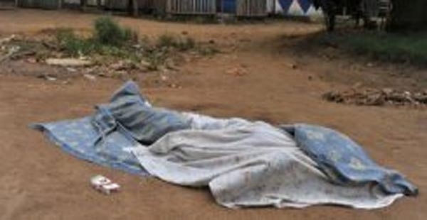 العثور على جثة متعفنة مجهولة الهوية في اليزي