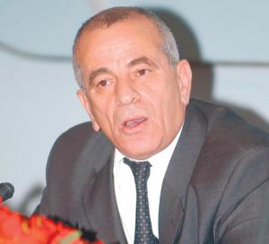 بسبب التشكيك في قانونية رخص البناء لمشروع شقق ترقوية بتلمسان                    متابعات قضائية ضد الوزير السابق بن أشنهو