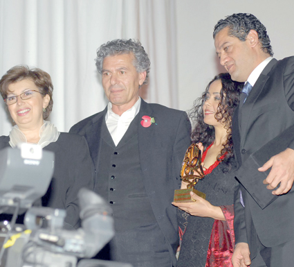 اختتام المهرجان الدولي للفيلم العربي بوهران ''النخيل الجريح'' يفتك جائزة ''الأهفار الذهبي''