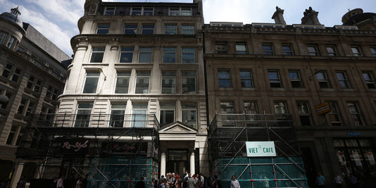 A Londres, le prix moyen d'un logement s'élève désormais à 544 232 livres sterling (642 431 euros), soit le double du reste du royaume.  Les prix de l'immobilier flambent à Londres, la City ne croit pas à une bulle spéculative