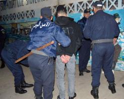 القبض على سارقي أجهزة كمبيوتر وصندوق النقود من مركز الشباب بالدواودة البحرية في تيبازةالقضاء سلط في حقهما السجن النافذ مدته 5 سنوات كاملة