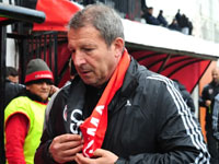 الأنصار لا يريدون رحيله عن الفريق.. مدرب اتحاد العاصمة كوربيس يلتقي حداد هذا الأسبوع