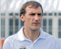 جباري يتنفس الصعداء وضعف الهجوم يقلق سوليناسمولودية وهران