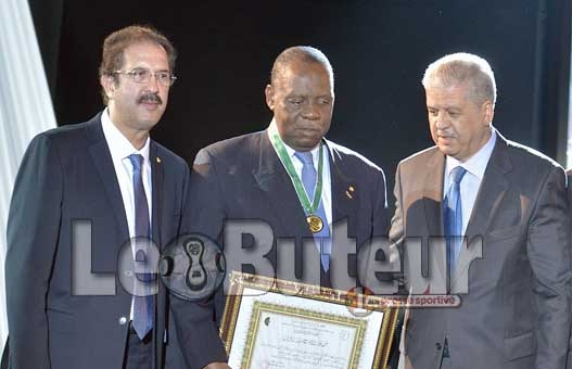 50e anniversaire du COA : L'Ordre de mérite olympique décerné à Hayatou