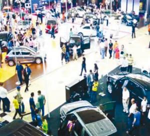 إقبال قياسي على صالون وهران للسيارات أكثر من 100 ألف زائر في 10 أيام