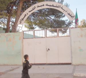 مدير التربية يوقف معلمة وحارسا متورطين في العملية                    تصوير تلميذين بهدف التحضير لاختطافهما في باتنة